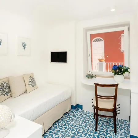 Syrene Hotel 4*