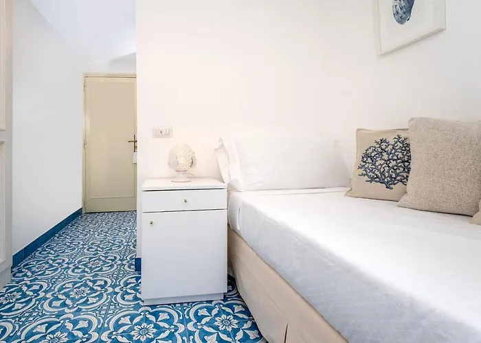 Syrene Hotel 4*