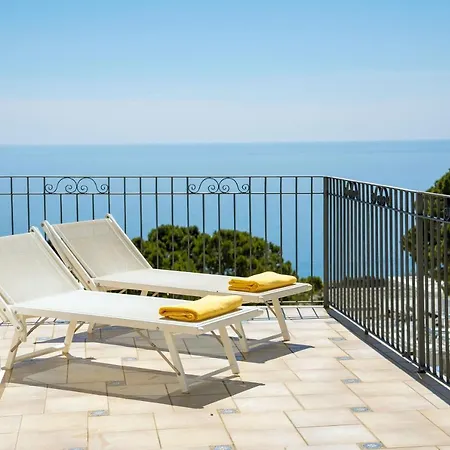 Syrene Hotel 4*