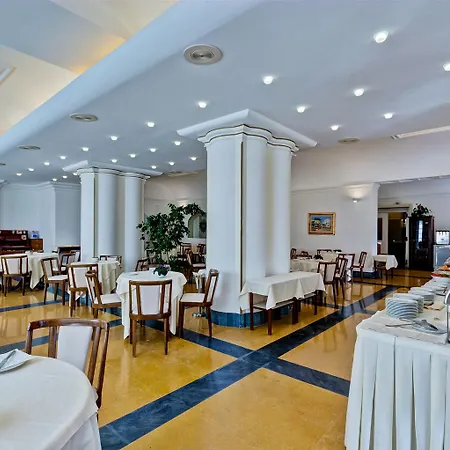Syrene Hotel